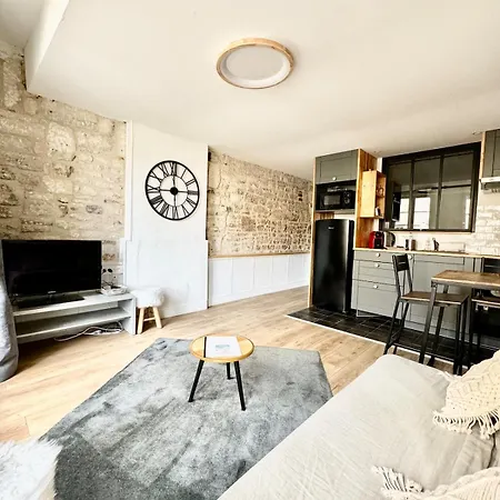 Apartment Avec Terrasse - Place Saint-sauveur -